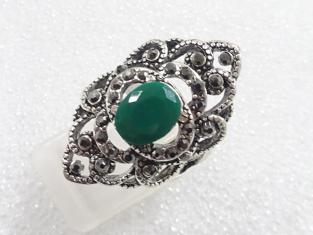 JAPANESE KIMONO / ANTIQUE COLORED STONE RING (SIZE 10)